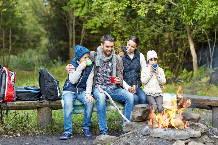 feu de camp famille au camping familial Savoie 